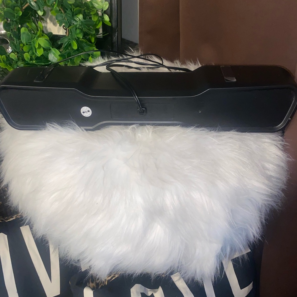 Black Soundbar Speaker - Picture 4 of 7